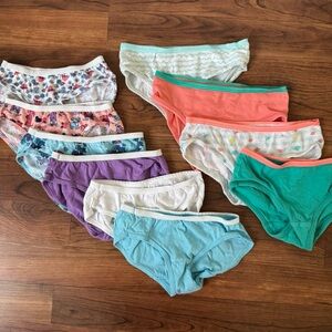 Hanes • Cat & Jack | 10 Colorful Girls Underwear